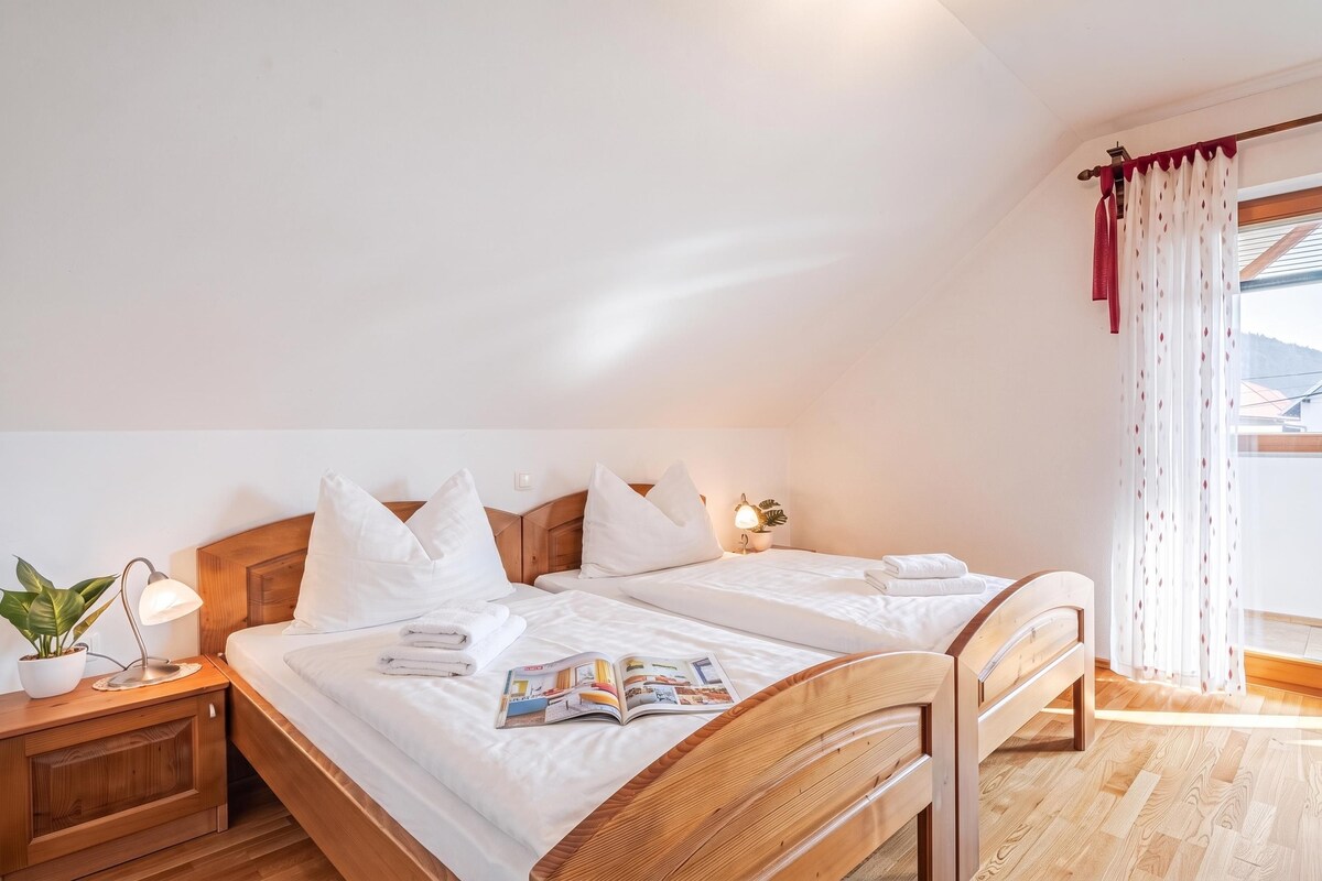 Standaard kamer, 1 slaapkamer, balkon (Logar Farm Stay near Lake Cerknica -) | 1 slaapkamer