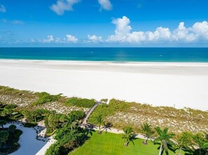 Beach nearby - Fantastic-Updated 1 Bedroom Condo in Pristine Beachfront Complex-Sunrise Views (Marco Island)