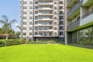 Exterior - Serene One- Luxury 1BR - The Bantree Accra Airport (Accra)