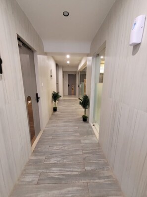 Interior detail - THE ROYAL ERA HOTEL Gandhinagar (Gandhinagar)