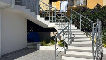 Deluxe Suite, Pool View | Exterior