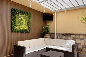 Property grounds - Hilten Silver Sands Holiday Home 130m from Beach, Private Garden & Wi-Fi (Isola delle Femmine)