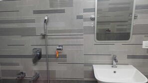 Exclusive Room, City View | Bathroom - Hotel Tamilnadu Trichy (Tiruchirappalli)