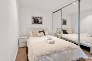 Room - Lvl 42 City Views | 2B1B | Central CBD Location (Melbourne)