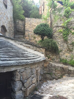 Property grounds - Vacation Home “Rives du Tarn” with Private Terrace and Air Conditioning (Peyreleau)