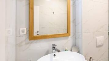 Deluxe dubbelrum - balkong | Badrum