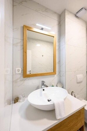 Deluxe Double Room, Balcony | Bathroom - BOUTIQUE ROOMS KICAN (Metković)