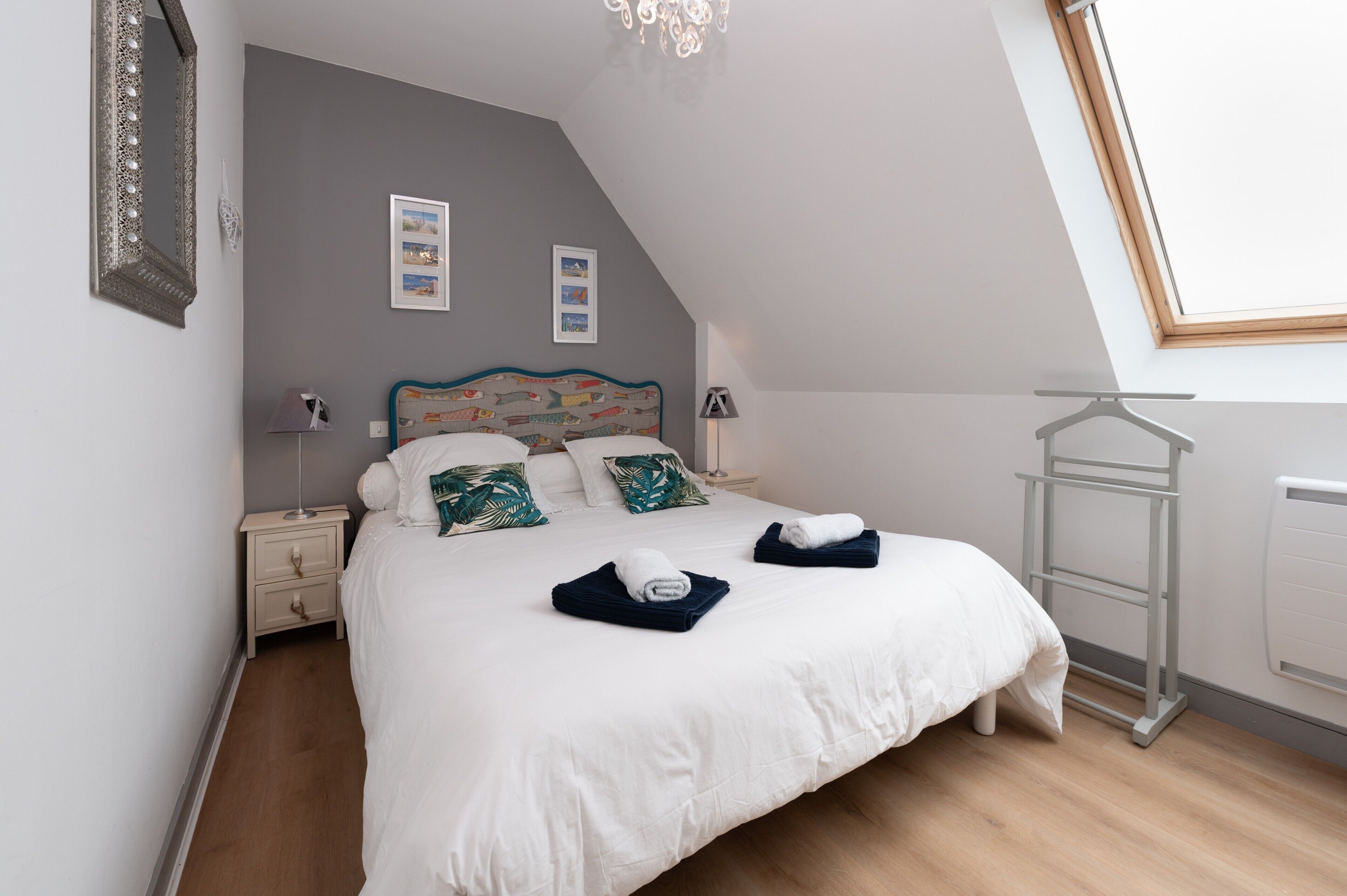 3 chambres, fer et planche à repasser, Wi-Fi, draps fournis