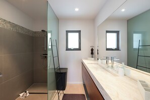 Hair dryer, towels - Villa Rayo del Sol (Benissa)
