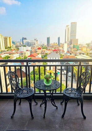 Balcony - SON HOTEL & APARTMENT (Phnom Penh)