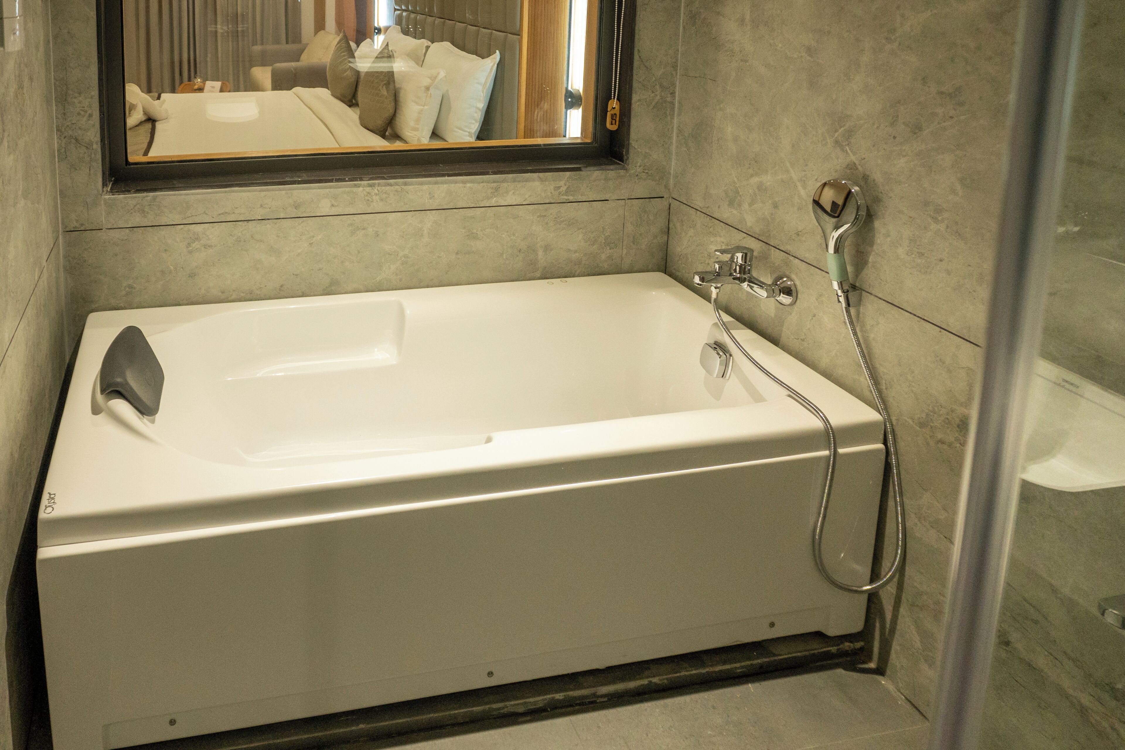 premium king with bathtub | Bathroom | Separate tub and shower, free toiletries, hair dryer, slippers