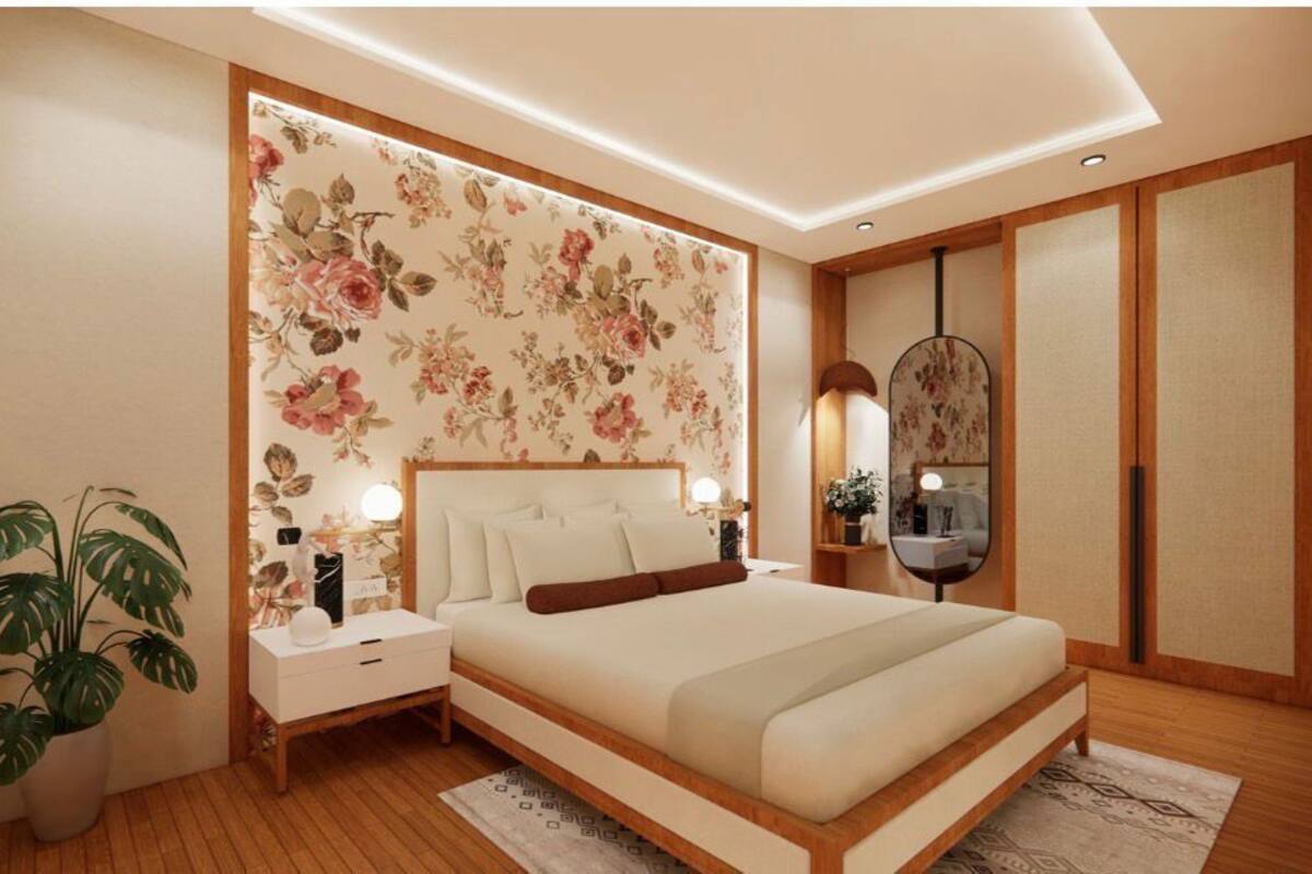 luxury room | Escritorio, tabla de planchar con plancha y wifi gratis