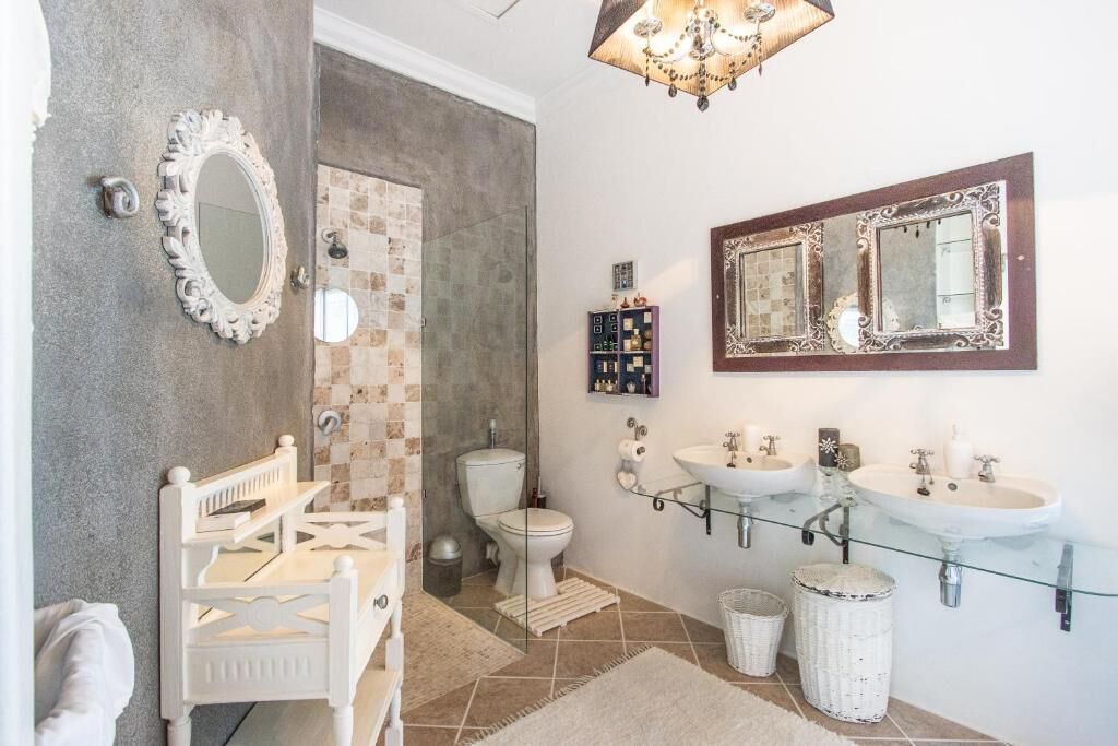 Deluxe Suite, Patio, Garden View | Bathroom