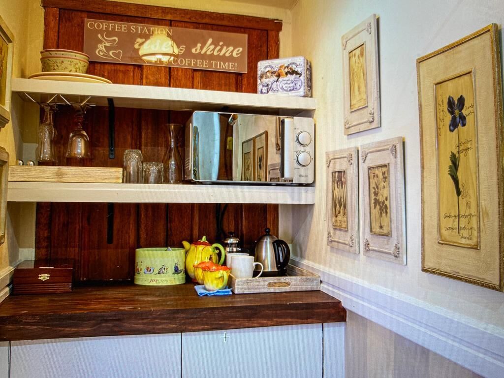 Luxury Double Room, Patio, Garden View | Private kitchenette