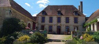 Charming gîte Domaine des Glycines heated pool Lussat Limousin 6-12 pers