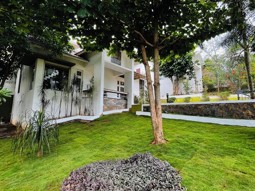 Hidden Serene 2BHK Villa Wayanad | Garden & Chembra Peak View