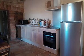 Private kitchen - Gîte du petit Bigot – Tranquility and Nature at the Foot of the Pyrenees (Saverdun)