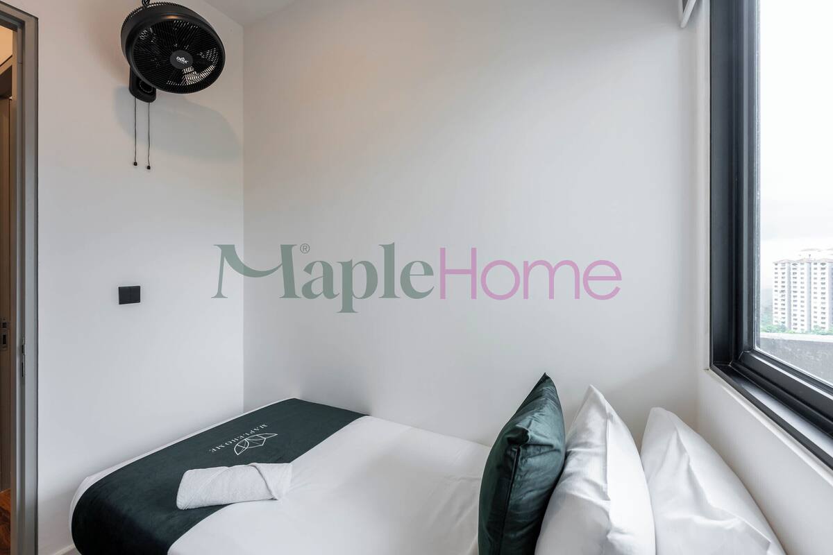 Suite – deluxe, 2 soverom, balkong | Blendingsgardiner, strykejern/-brett og wi-fi (inkludert)