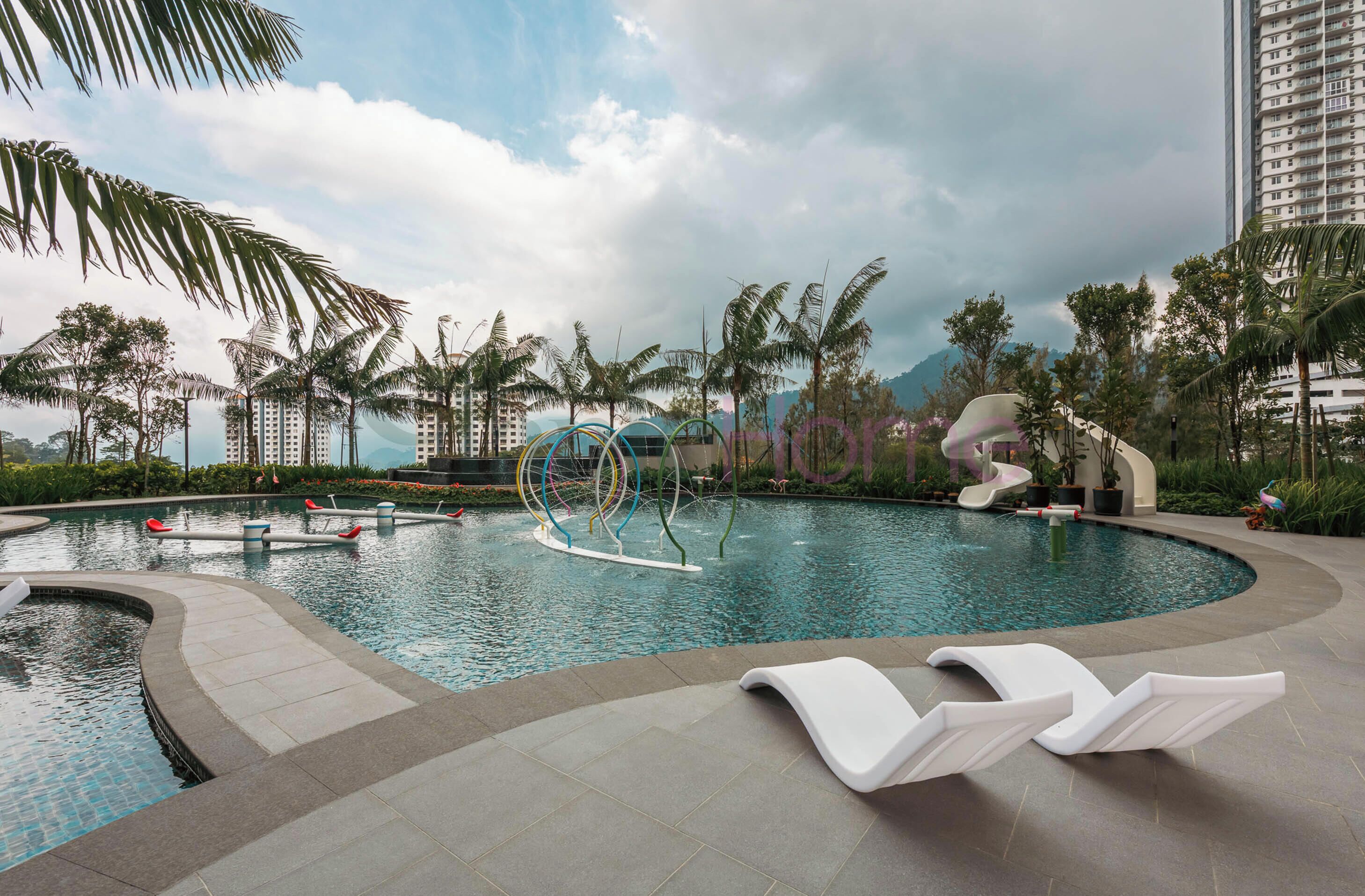 حمام سباحة خارجي