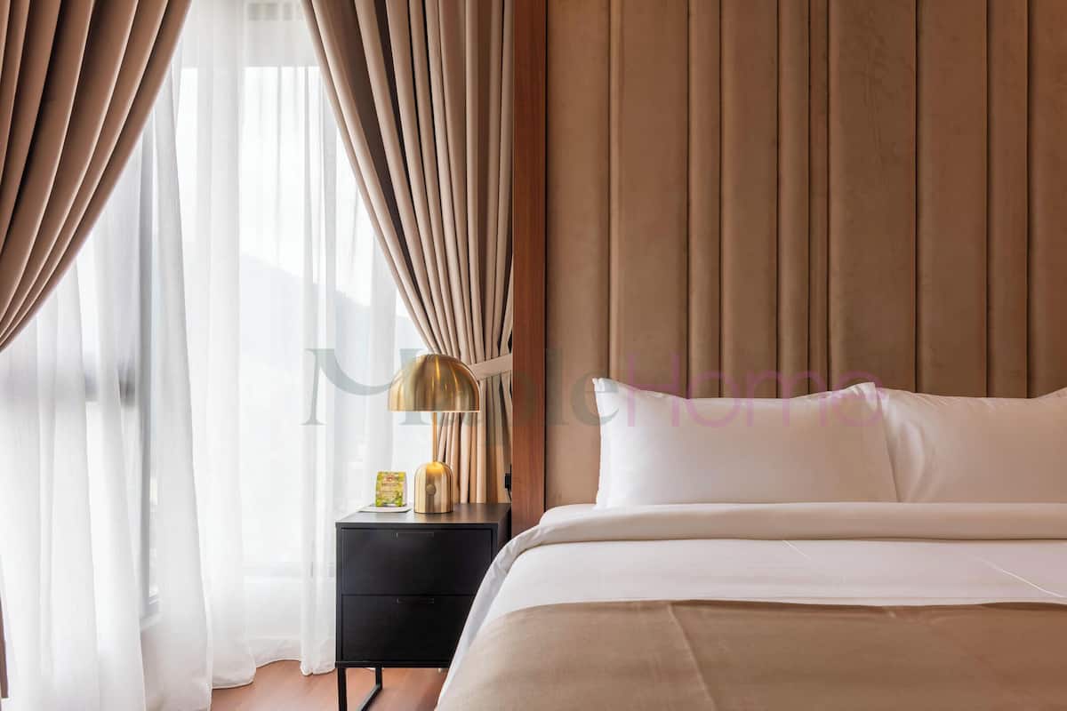 Phòng Suite Premier, 2 phòng ngủ, ban công | Màn/rèm cản sáng, bàn ủi/dụng cụ ủi quần áo