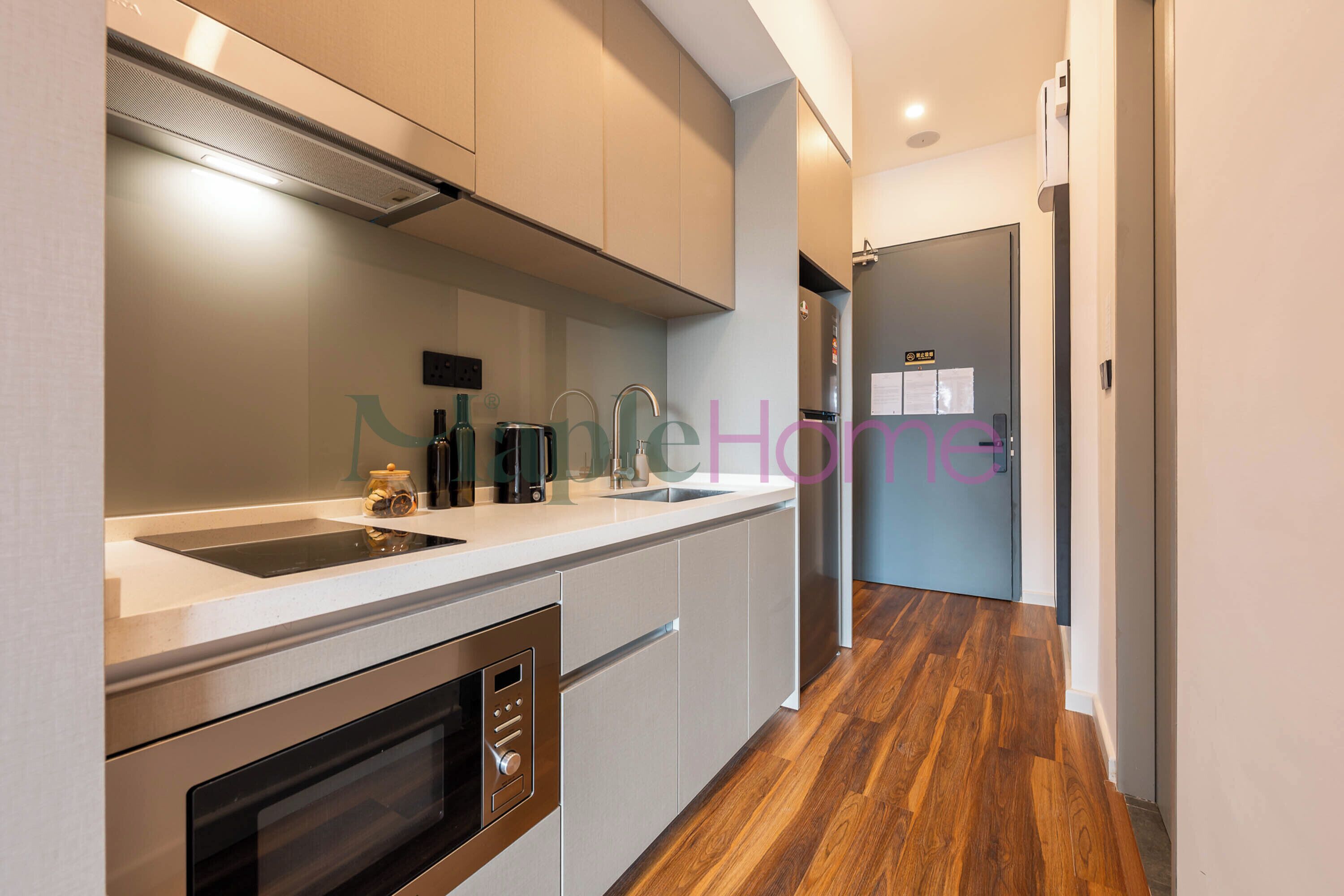 Suite « Premier », 1 très grand lit, balcon | Cuisine privée | Micro-ondes