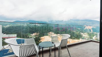 Premier Suite, 2 Bedrooms, Balcony | Pemandangan balkoni