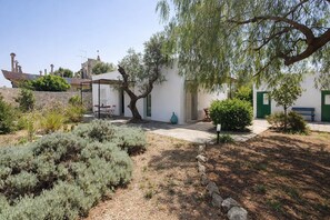 Exterior - The Red Mulberry Tree - Portoselvaggio Slow Tourism (Puglia)