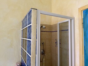 Shower, bidet, towels - Mimo’s Room (Imperia)