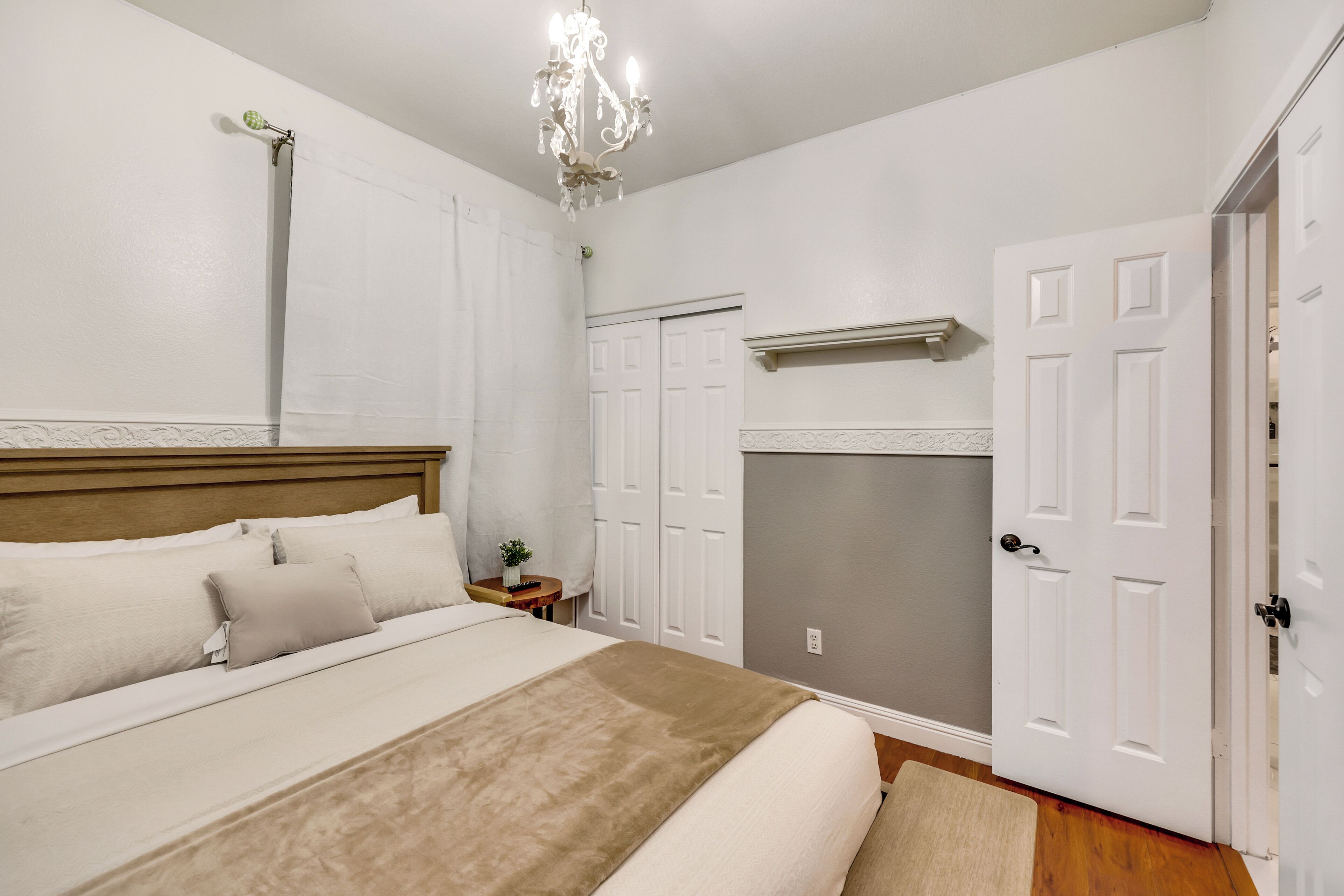 3 bedrooms, in-room safe, iron/ironing board, free WiFi