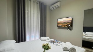 Room - Ionian Escape 002 (Vlorë)
