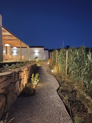 Property grounds - Design Coastal Villa near Cabo da Roca | Sleeps 14 | 5 En-suite Bedrooms (Azóia)