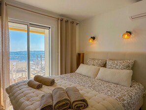 4 bedrooms, WiFi, bed sheets