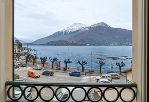 Interior - Charming 170 sqm apartment, perfect for 6 people, located on the second floor of a building with an elevator (not wheelchair accessible).The property is located in the heart of Dongo (in the restricted traffic zone), a renowned town on the western shore  (Dongo)