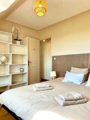 Room - Vrbo Property (Pléhédel)