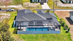 Exterior - Villa Capeside - Waterfront Villa with Heated Pool & Spa, Resort-Style Lanai (Cape Coral)