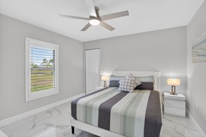 Room - Villa Capeside - Waterfront Villa with Heated Pool & Spa, Resort-Style Lanai (Cape Coral)