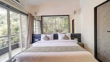 Luxury Villa, Balcony, Pool View | Free WiFi