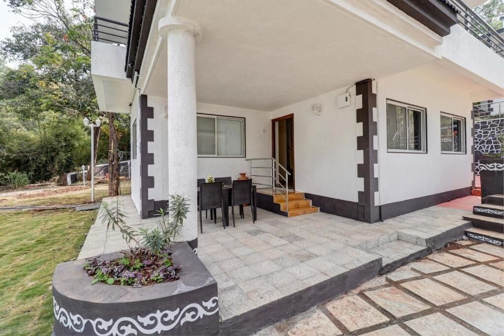 ลักซ์ชัวรี่วิลล่า, ระเบียง, วิวสระว่ายน้ำ | บริเวณภายนอก