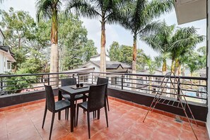 Terrace/patio - Esperanza Villas by SVAR Stays (Wai)