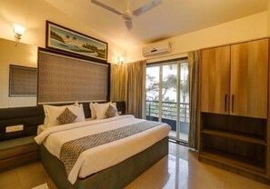 Room - Esperanza Villas by SVAR Stays (Wai)