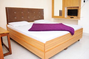 Roupas de cama antialérgicas, escrivaninha, quartos à prova de som