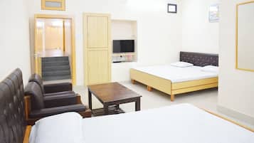 Deluxe Quadruple Room, Air conditioning | Hypo-allergenic bedding, desk, soundproofing, free WiFi