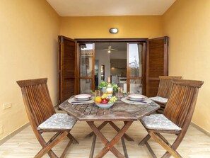 Outdoor dining - LILLY HOUSE - Delightful and Elegant Studio Apartment D3/6 (Golfo di Marinella)