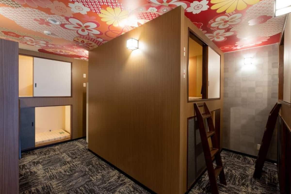 싱글룸, 남성 전용