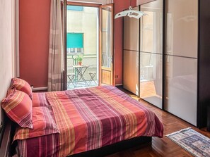 1 Schlafzimmer, Schreibtisch, WLAN, Bettwäsche