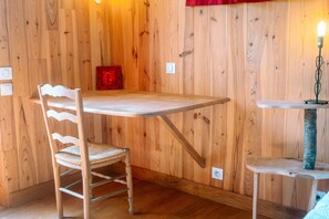 Dining - Gîte Du Chêne: Private Terrace, Garden, Wi-Fi, 3 Bedrooms, 6 Guests, La Hoguette (La Hoguette)
