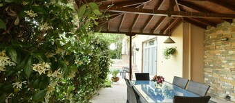 Villa spacieuse et luxueuse de 4 chambres avec piscine privée et jardin