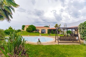 Pool - Spacious Luxury 4-Bedroom Villa with Private Pool and Garden (Alexandroupoli)