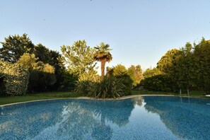 Pool - Spacious Luxury 4-Bedroom Villa with Private Pool and Garden (Alexandroupoli)