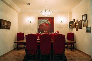 Dining - Spacious Luxury 4-Bedroom Villa with Private Pool and Garden (Alexandroupoli)